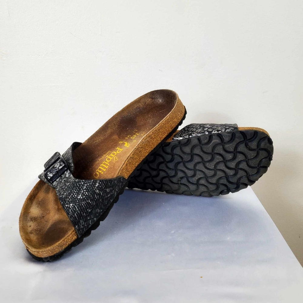 🌺🌺Birkenstock Women’s Madrid Micro Fibre Narrow Fit Sandal in Shiny Python 7US